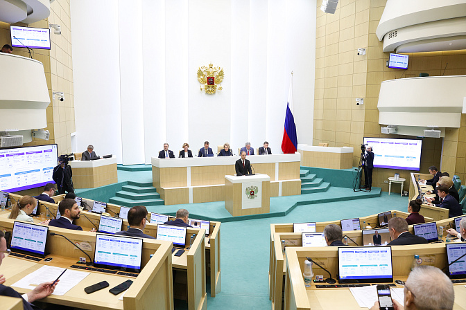 первый зампредседателя правительства рф денис мантуров 