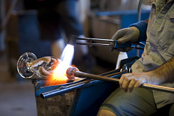 Комиссия СФ по развитию творческих индустрий обсудит проблемы стекольной отрасли