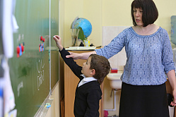 В СФ оценили идею приравнять учителей к госслужащим