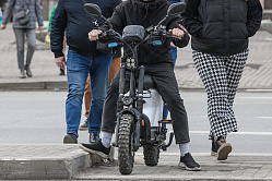 В СФ объяснили, как пресечь практику продаж мопедов под видом электровелосипедов