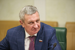 Сенатор Муратов назвал киевский режим террористической организацией, угрожающей всему миру
