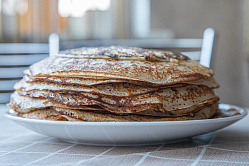 8% россиян ежедневно пекут блины в масленичную неделю 