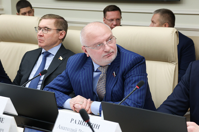сенатор андрей клишас