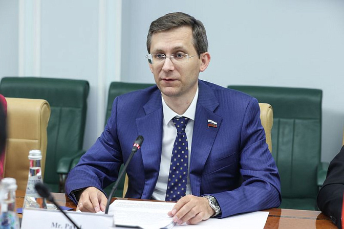 Сенатор Павел Тараканов