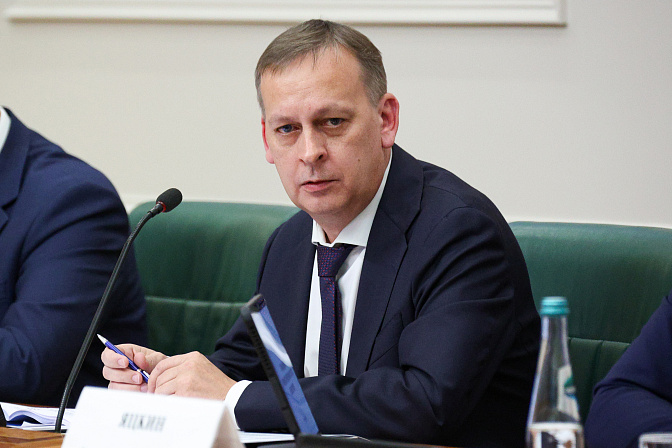 руководитель федерального агентства водных ресурсов дмитрий кириллов 