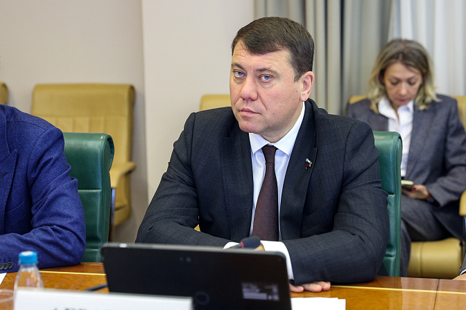 сенатор иван абрамов