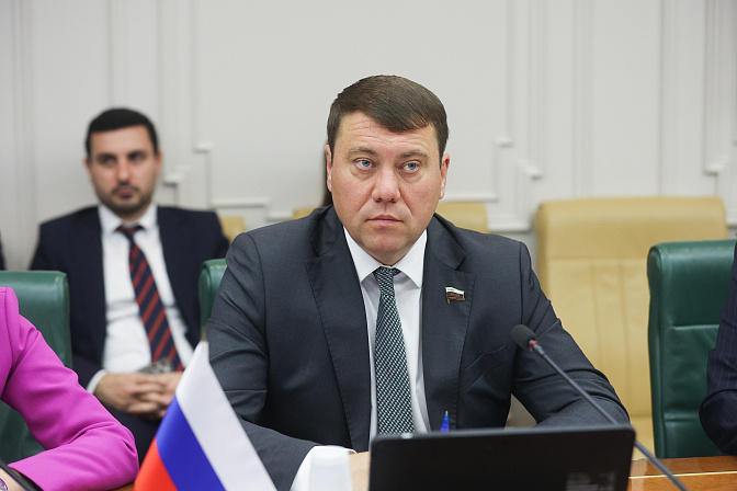сенатор иван абрамов