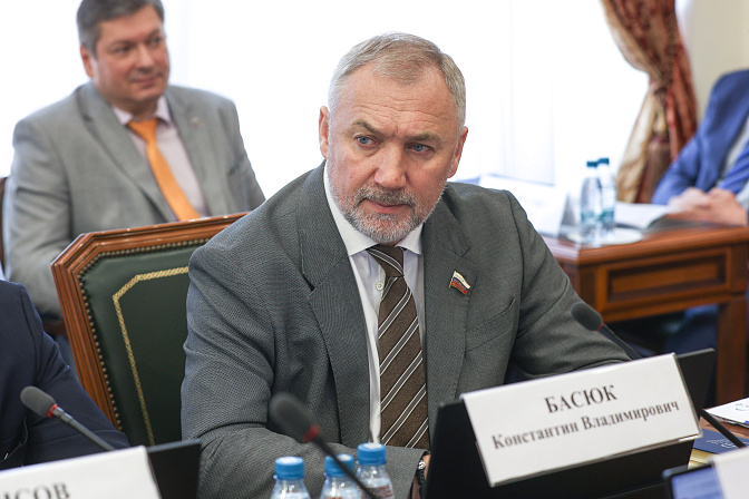 сенатор константин басюк