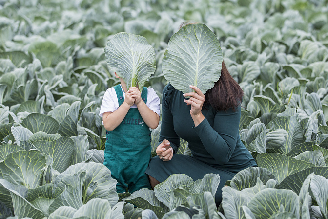 женщина ребунок капуста органика