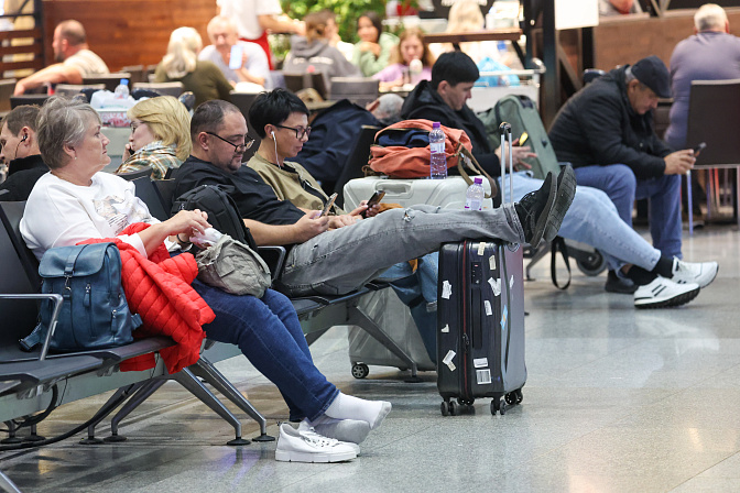 зал ожидания пассажиры багаж 
