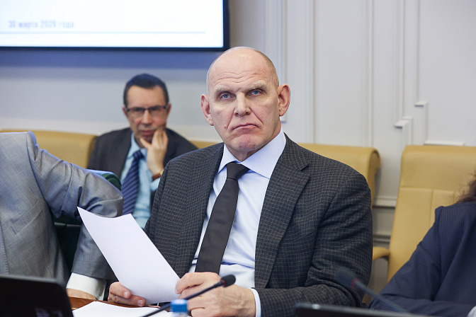 сенатор александр карелин