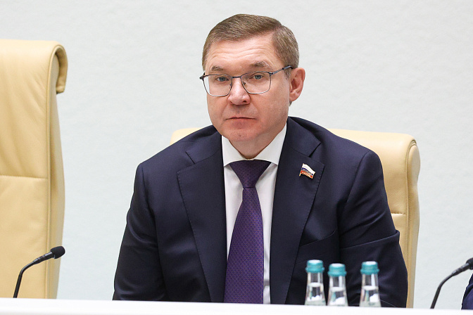 первый заместитель председателя сф владимир якушев