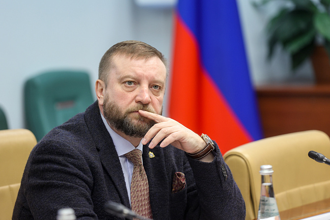 сенатор алексей кондратьев