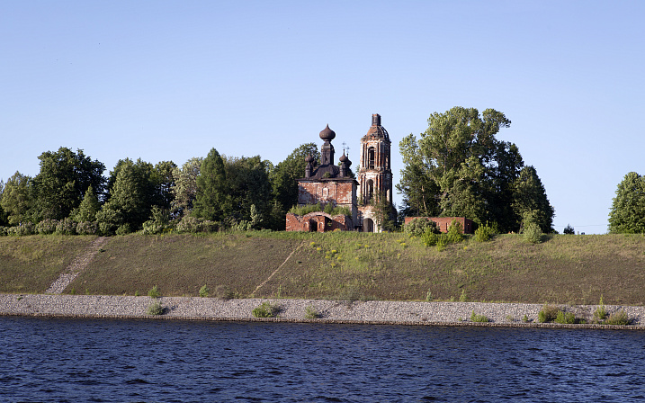 храм руины реставрация старая церковь