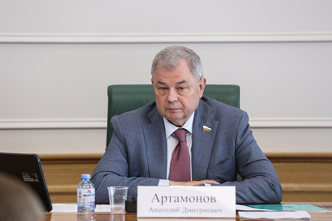 Сенатор Анатолий Артамонов