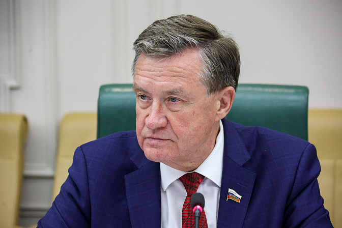 сенатор сергей рябухин