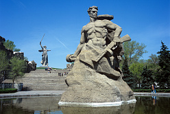 Матвиенко: подвиг героев Сталинграда – источник новых побед для сегодняшнего поколения защитников России 