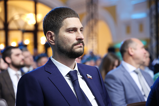 сенатор александр волошин