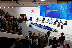 Матвиенко предложила создать «клуб миллионеров» для поддержки семей с детьми