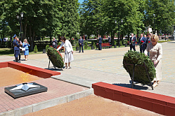Матвиенко возложила цветы к вечному огню у памятника «Освободителям Полоцка» 