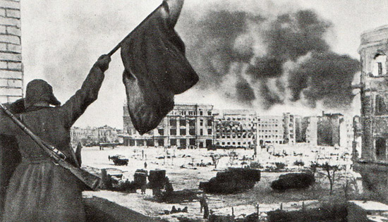 В Сталинграде поднят Красный флаг, 1943 год.