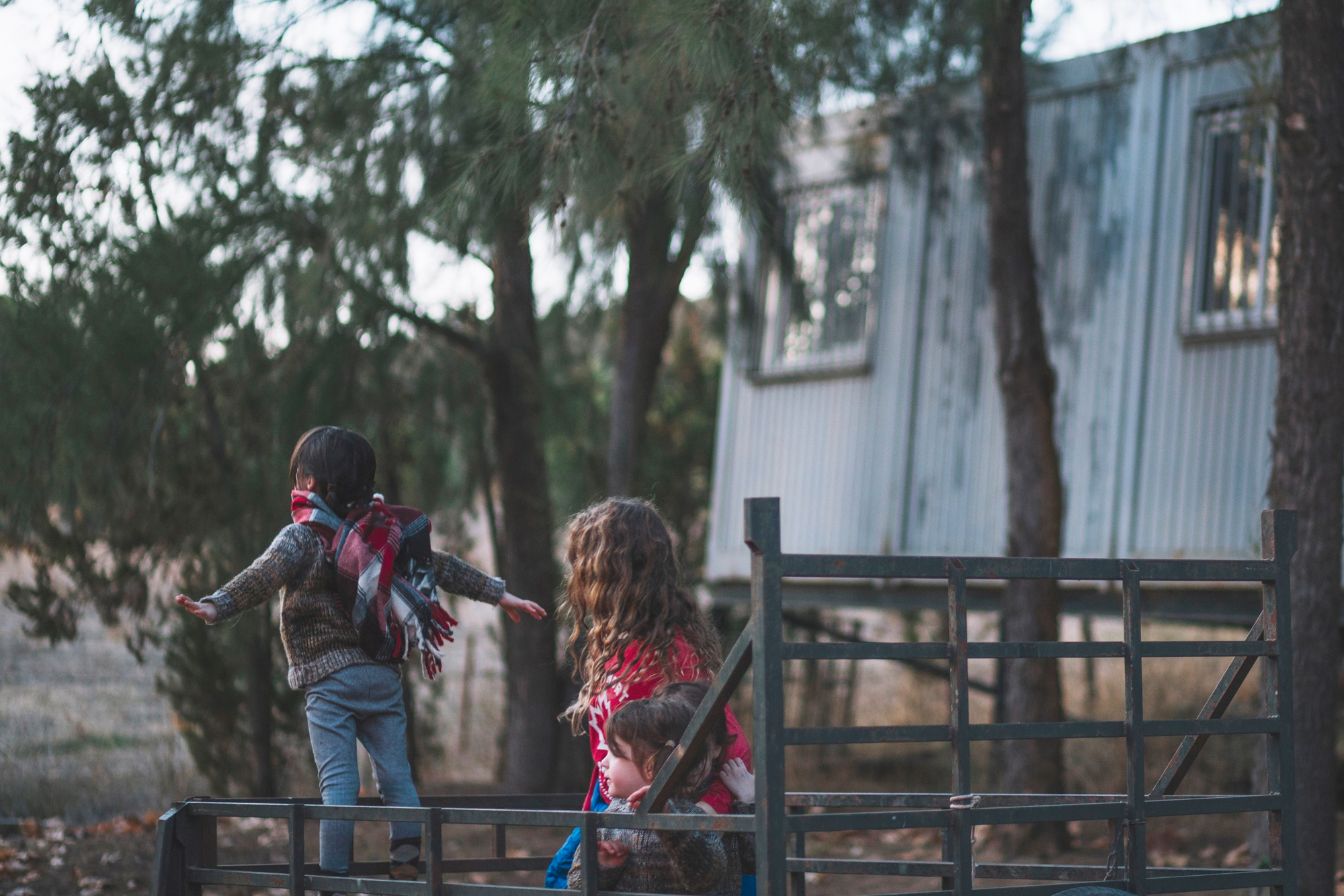 американские комедии про колледж. под прикрытием сериал 2020 лордфильм. майли сайрус агент под прикрытием. джеки чан шпион по соседству. ханна монтана агент под прикрытием.