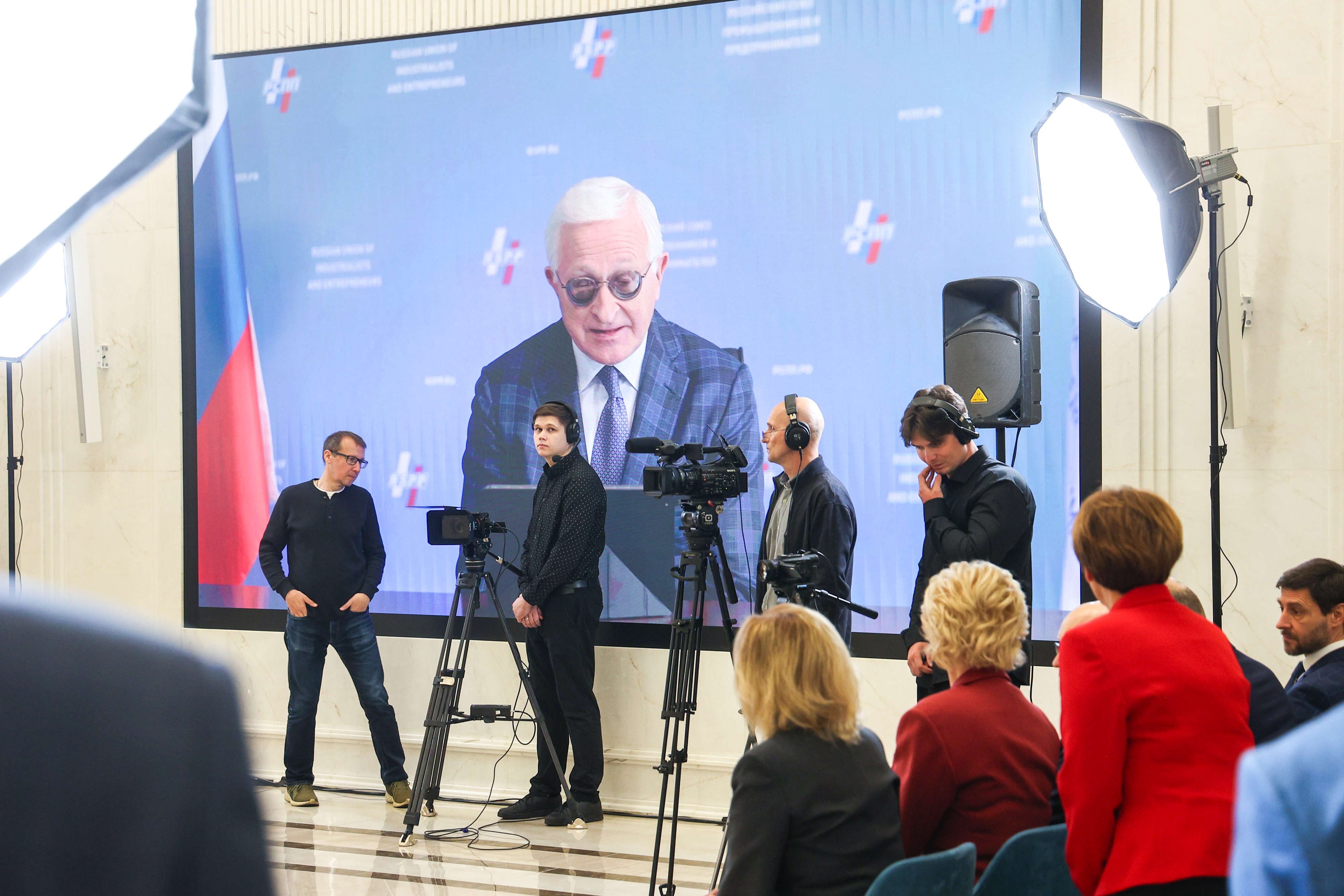 https://senatinform.ru/upload/sprint.editor/e31/leqibmj7ypi2of150eqdflc4aifv8o9e.jpg
