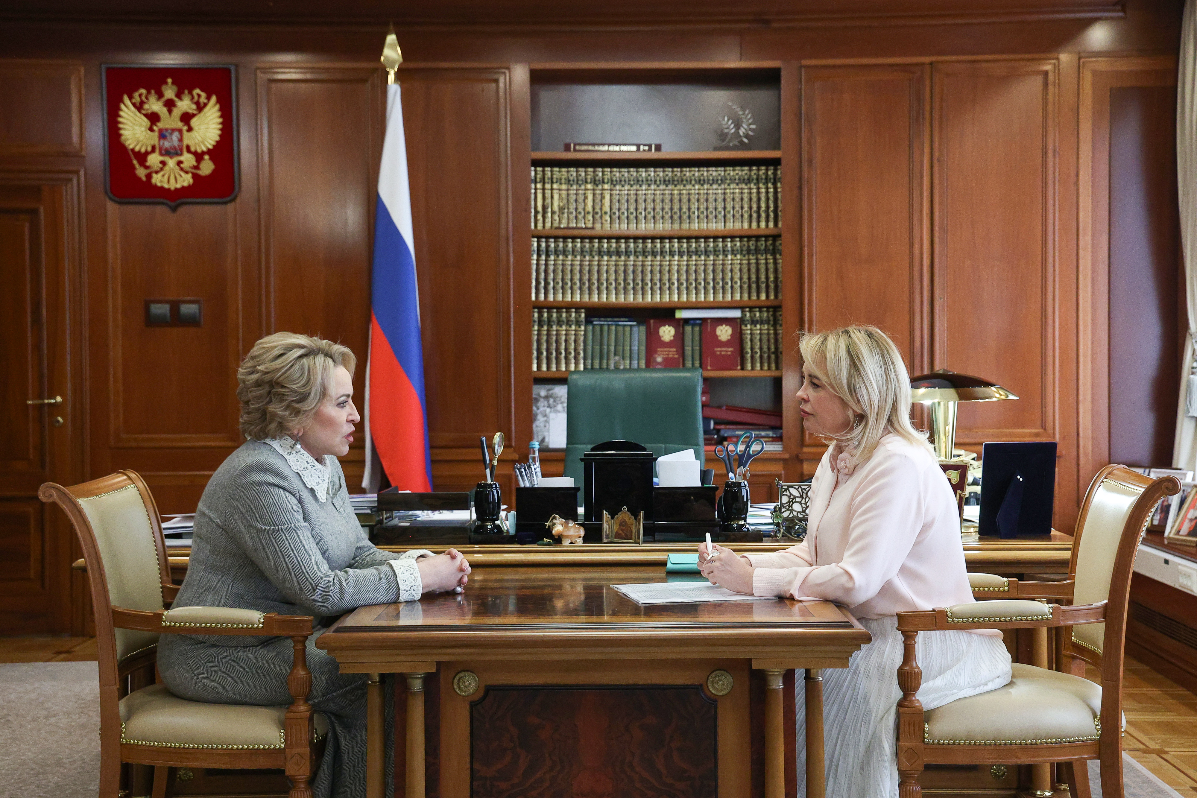 https://senatinform.ru/upload/sprint.editor/e71/3xzd1oktnyvhrrndsq5yfbhqm4b76u6j.jpg