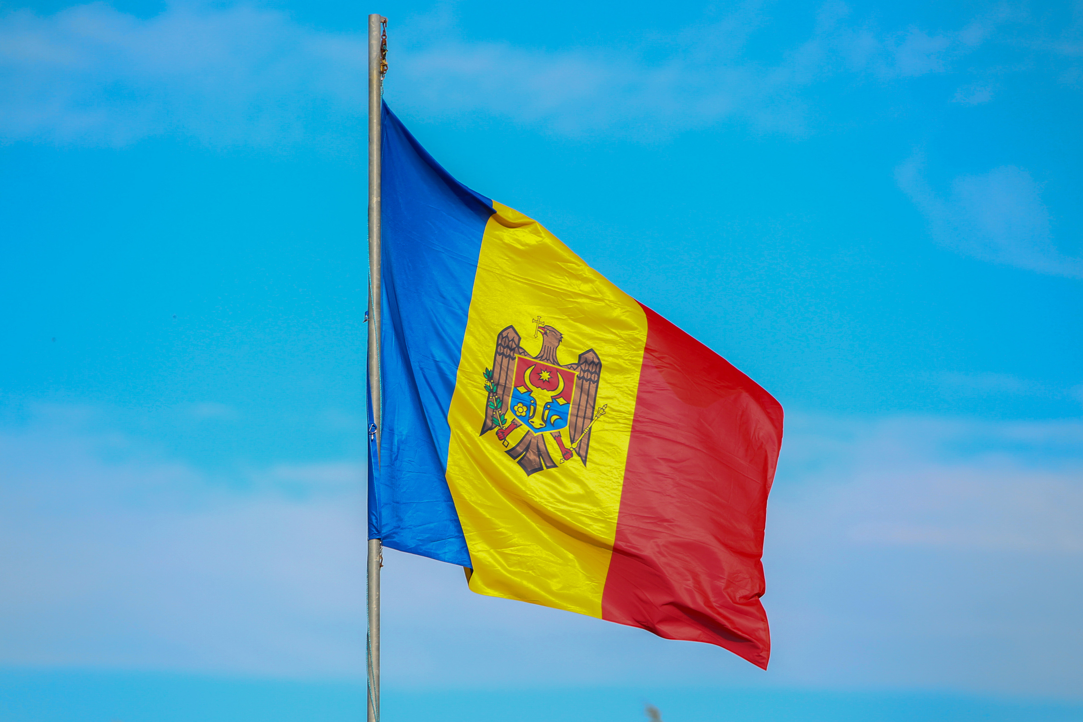 Молдавия люди. Moldova goggle maps. Молдавия закрыла. Международный аэропорт. Молдавия закрыла.